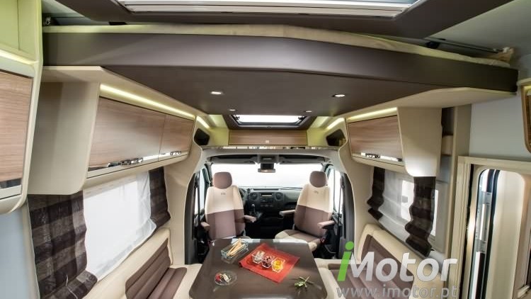 Adria Matrix Supreme 687